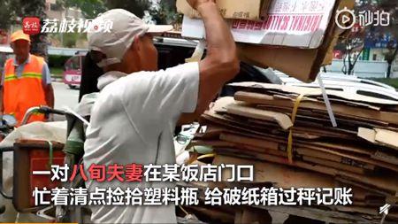 80多岁爷爷奶奶收废品锻炼身体怎么回事？不讲钱讲精神