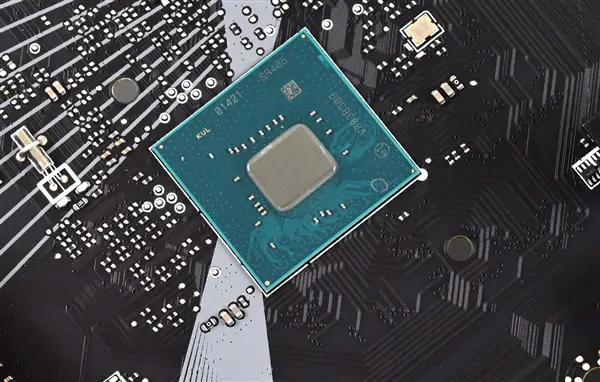 Z490主板批量泄露：十代酷睿换接口御