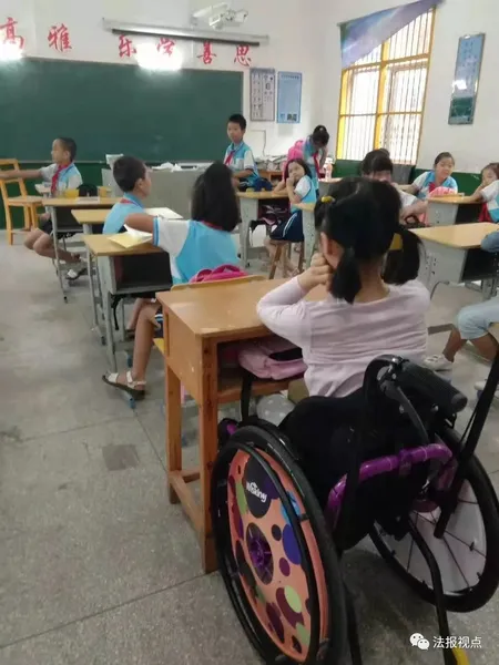 学生做俯卧撑瘫痪是什么情况？学生做