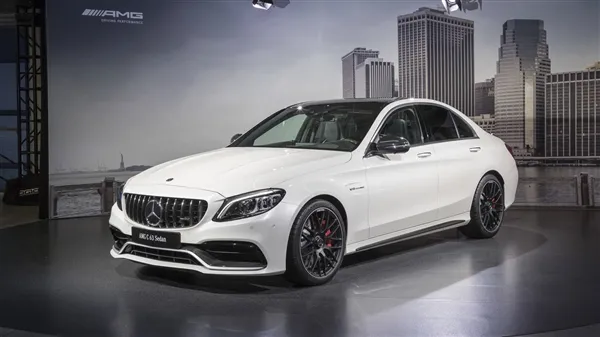 放弃后驱!下一代梅赛德斯-AMG C63信息曝光：四驱+漂移模式