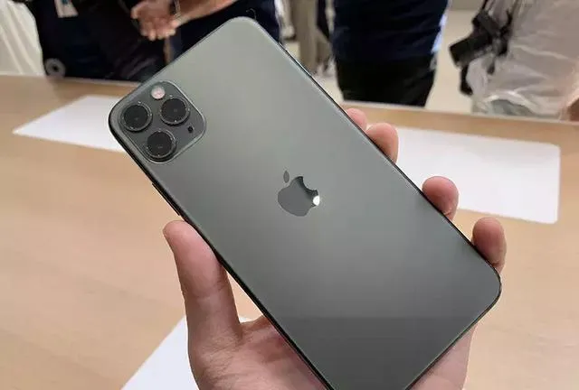 iPhone浴霸三摄是怎么回事？浴霸三摄