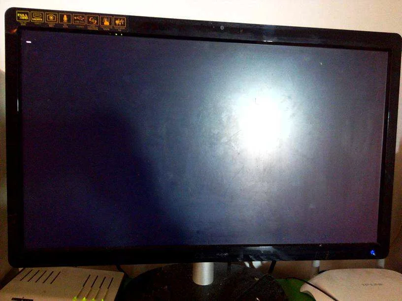 电脑屏幕闪烁 电脑屏幕闪烁不停抖动