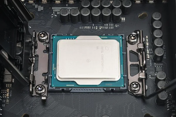 Intel将在德国建芯片厂 要求官方补