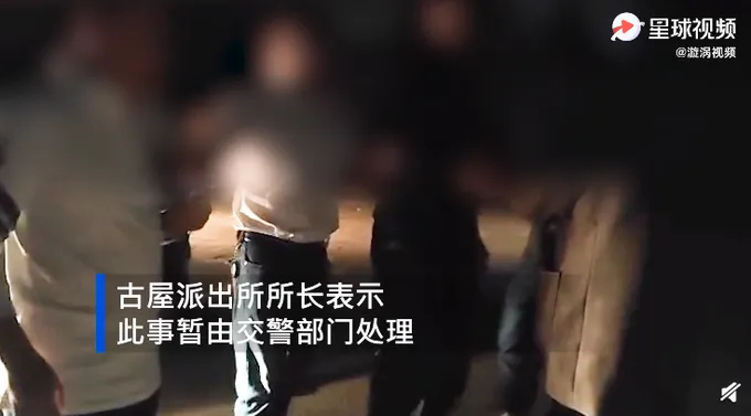 代驾小哥车祸后遭人殴打当头撒尿什么情况？网友怒斥太嚣张了