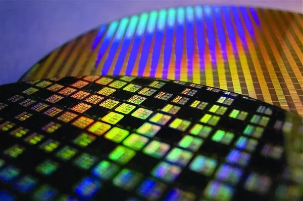 处理器、显卡随便买？Intel泼凉水：芯片缺货到2024年